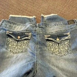 Love Indigo Womens Jeans Raw Hem Embellished Back Pockets Size 26W